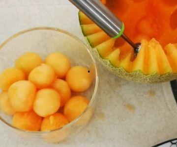 吃虾后吃哈密瓜吗,揭秘两者相克原因