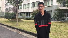 室友吃瓜故事,一场校园里的“瓜田”风云