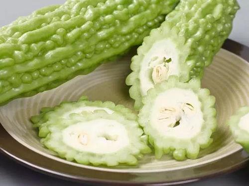 蝶舞吃瓜,探寻自然与生活的和谐共鸣